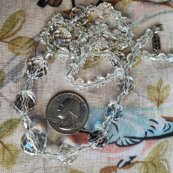 Heavily Faceted Vintage Round Graduated Clear Crystal Necklace 1950's Sterling? - Picture 10 of 10